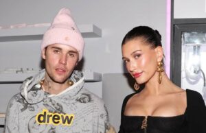 Justin Bieber Sin Shirt Compartilhe PDA com sua esposa Hailey Bieber Justin Bieber Sin Shirt Compartilhe PDA com sua esposa Hailey Bieber