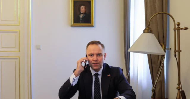 Karol Nawrocki falou com Wołodily. Estabeleceu demandas claras

