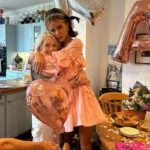 Kate Beckinsale foi ao Instagram na quinta -feira para compartilhar as notícias comoventes de que sua mãe Judy Loe faleceu aos 78 anos depois