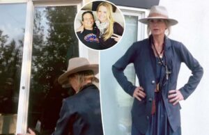 Kelley Wolf tenta entrar em sua família em casa durante uma transmissão ao vivo depois de pedir que Scott Wolf Drops. Kelley Wolf tenta entrar em sua família em casa durante uma transmissão ao vivo depois de pedir que Scott Wolf Drops.