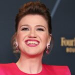 Kelly Clarkson atrasa a abertura da residência de Vegas para evitar "danos graves" em sua voz