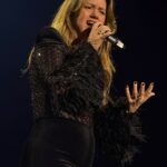 Kelly Clarkson, 43 anos, interrompeu o show de dois de abertura de seu Las Vegas -apenas alguns minutos antes do Showtime; Visto em maio em Nova York