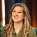 Kelly Clarkson cortou os cabelos para uma nova temporada de 'The Voice': olhe para seu bob