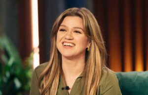 Kelly Clarkson cortou os cabelos para uma nova temporada de ‘The Voice’: olhe para seu bob Kelly Clarkson cortou os cabelos para uma nova temporada de 'The Voice': olhe para seu bob