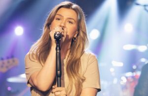 Kelly Clarksson cancela a noite de abertura da residência de Las Vegas devido a problemas vocais: ‘devastado’ Kelly Clarksson cancela a noite de abertura da residência de Las Vegas devido a problemas vocais: 'devastado'