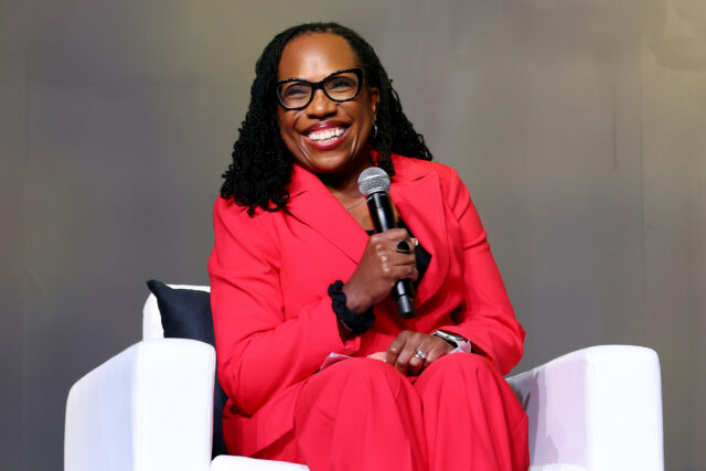 Ketanji Brownson Jackson Jackse revela o que mantém a noite


