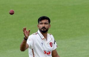 Khaleel Ahmed completa a passagem de Essex cedo por razões pessoais Khaleel Ahmed completa a passagem de Essex cedo por razões pessoais