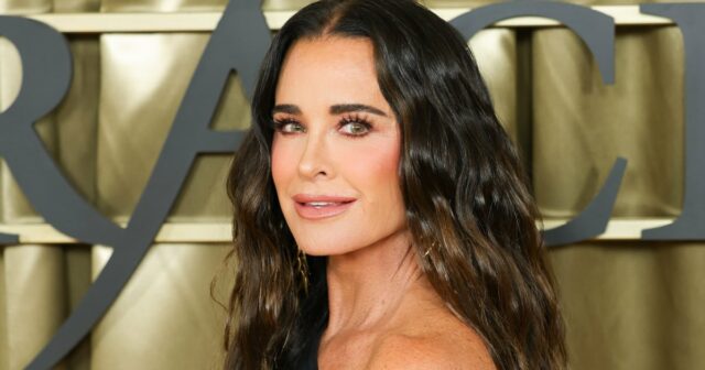 Kyle Richards diz que este batom viral oferece uma 'bela cor de lábio natural'

