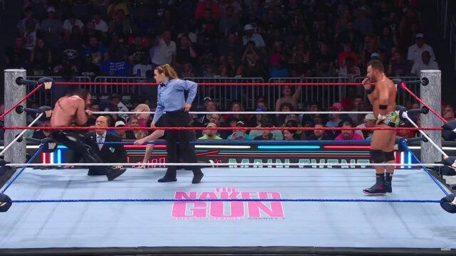 La Knight diz "Pi ** se vendo 4 vezes o campeão da WWE; Seth discute a legitimidade da lesão de Rollins

