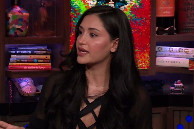 Leah Kateb diz "wwhl" sobre a falta de sono em "Love Island EUA": "Eles querem que você seja desagradável e agitado"

