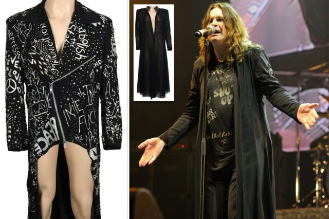 Lembranças de Ozzy Osbourne - incluindo trajes não padronizados usados no palco - vão para o leilão apenas 1 dia após a morte da lenda

