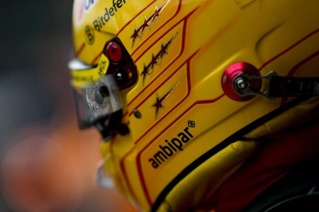 Pierre Gasly (10) lidera Lewis Hamilton (44) no Grande Prêmio da F1 da Bélgica. Fonte: Getty