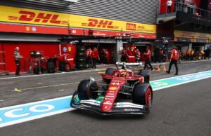 Lewis Hamilton segura as mãos após uma qualificação “inaceitável” no Grande Prêmio de Belgius Lewis Hamilton segura as mãos após uma qualificação "inaceitável" no Grande Prêmio de Belgius