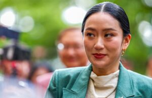 Líder mundial suspenso do escritório para um telefonema vazado após uma disputa fatal de fronteira Líder mundial suspenso do escritório para um telefonema vazado após uma disputa fatal de fronteira