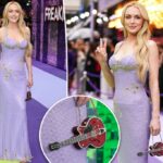 Lindsay Lohan Rocks Mini Bola de Guitar