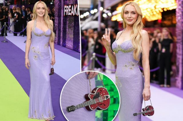 Lindsay Lohan Rocks Mini Bola de Guitar


