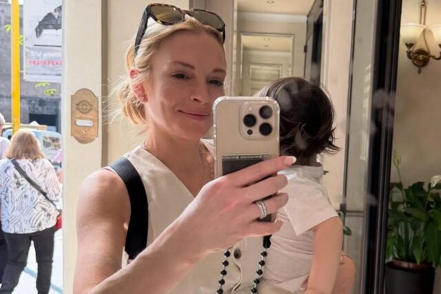 Lindsay Lohan e eles raramente via seu filho Lua está fugindo

