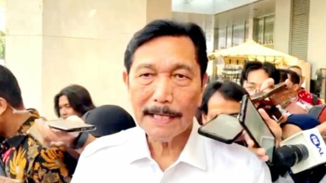 Luhut Visite Jokowi, transmite suas saudações de Pabowo e ore por sua recuperação

