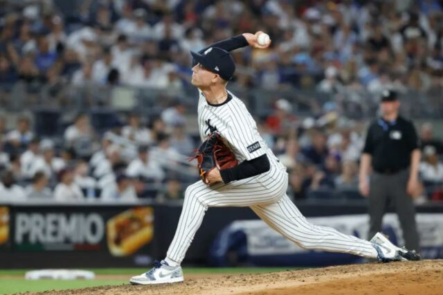 O arremessador New York Yankees, Luke Weaver, joga o campo durante a sétima rodada no Yankee Stadium em Bronx, Nova York, EUA, sexta -feira, 25 de julho de 2025. 