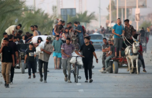 Mais de 100 associados de assistência da fome como os israelitas danificam 29 Mais de 100 associados de assistência da fome como os israelitas danificam 29