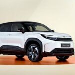 Mais popular: Toyota Urban Cruiser EV em RI, Yakarta está preso neste momento