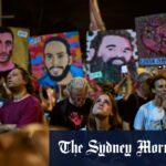 Relacionados e apoiadores do Gaza Seal para realizar uma manifestação exigindo sua libertação em Tel Aviv na semana passada.