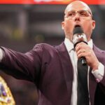 Major WWE Star chama o homem Pearce para sua piada da mídia social