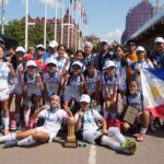 Há pouco tempo para comemorar a última vitória do Makati FC. As meninas de 2012 voarão para Londres para lutar com as academias Storey. - uma foto