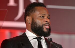 Malcolm-Jamal Warner morreu de afogamento acidental. O que os funcionários compartilharam A Warner Malcolm-Jamal fala no palco durante a segunda Gala Anual Legends Legends em Intercontinental Buckhead Atlanta em 30 de setembro de 2023 em Atlanta, Geórgia.