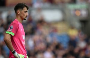 Man City reapropia o goleiro Trafford de Burnley em um acordo de cinco anos Man City reapropia o goleiro Trafford de Burnley em um acordo de cinco anos