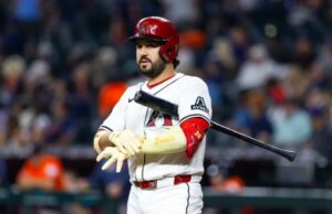 Mariners adquire Eugenio Suarez da Diamondbacks na MLB Trade Deadline Blockbuster O Arizona Diamondbacks nomeou o rebatedor Eugenio Suarez contra Houston Astros no Chase Field.