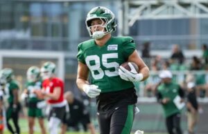 Mason Taylor, Justin Fields mostra a conexão resultante no Jets Camp Os Jets Final Final Mason Taylor (85) realizam exercícios durante o treinamento no NFL NFL Training Camp, no sábado, 26 de julho de 2025.