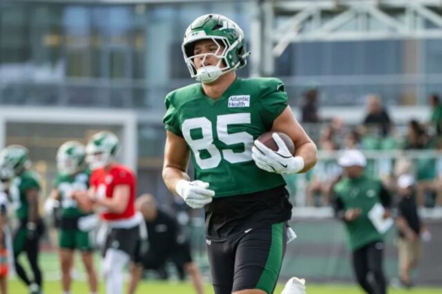 Os Jets Final Final Mason Taylor (85) realizam exercícios durante o treinamento no NFL NFL Training Camp, no sábado, 26 de julho de 2025.