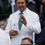 Matthew McConaughey foi elogiado pelos fãs de Wimbledon por seu doce gesto para a família real no domingo