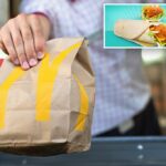 Lingueta do McDonald's: tira de frango McCrispy, alface, queijo e molho em tortilha.