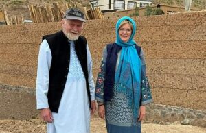 Medo de horror e casais britânicos mais velhos presos por Taliban sem acusação podem morrer sob custódia, diz uma família chateada Peter e Barbie Reynolds, 80 e 76 anos, estão sob custódia desde que foi preso pelo Taliban no Afeganistão em fevereiro