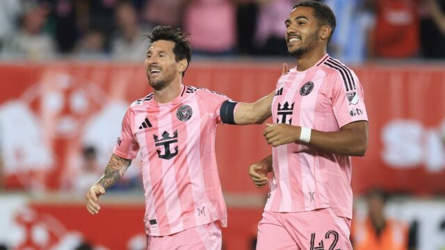 Messi deslumbrar com gol e assistir quando o Inter Miami venceu o NY Red Bulls por 5-1 na Major League Football

