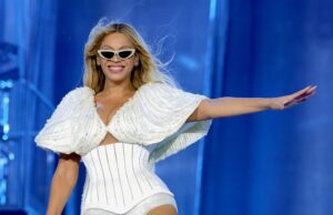 “Met Gala parece estar escondido em um rode” – internautas Oprah, Gayle King, Kris Jenner e Tyler Perry como o programa de Beyoncé’s Las Vegas se juntou ao show Reunião de Destiny's Child no Las Vegas Show de Beyonce (foto através do Instagram/@Beyonce)