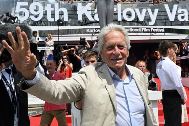Michael Douglas atinge a política dos EUA, em homenagem a "One voou sobre o ninho do cuco" em Karlova Vary: "Flertamos com auto -circuito"

