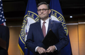 Mike Johnson sob pressão sobre a captura de casa para parar o EperStrun Mike Johnson sob pressão sobre a captura de casa para parar o EperStrun