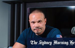 Ministro Top Trump corpo a corpo na Casa Branca entre Epstein Fallout Jeffrey Erasin deveria aumentar o julgamento em acusações de tráfego sexual.