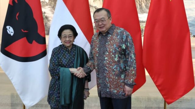 Ministro de Louvor de Megawati Liu: Acontece que você é mais bonito com Batik

