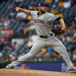 Mock Mock Metts envia o Mark Varientos para o Arizona por 18 milhões de ACE Veterano