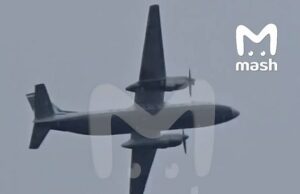 Momentos finais do avião de passageiros russos condenados antes de cair na bola de fogo e matar todos os 49 a bordo na cadeia de montanhas remotas Filme compartilhado nas mensagens do telegrama da Rússia -Mensagens tiradas por espectadores no chão da floresta mostraram que o avião está subindo perigosamente baixo acima da linha das árvores quando fez sua atitude final em relação ao mais pesado