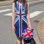 Em sete estudantes, Courtney Wright (acima) foi impedido pela Bilton School em Rugby, Warwickshire, de carregar um sindicato e a linha resultante foi discutida no Parlamento
