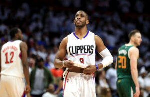 NBA: Chris Paul retorna ao Clippers para a 21ª temporada Chris Paul #3 de Los Angeles Clippers está olhando para a Conferência Oeste contra o Utah Jazz no Staples Center em 30 de abril de 2017 na sétima metade das quartas de final