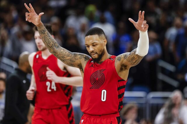 Damian Lillard voltou para onde começou. Ele assinou um acordo de três anos para retornar aos Blazers de Trail Portland na NBA.