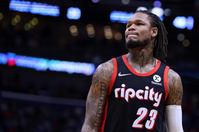 Os treinadores disseram em comunicado divulgado na quinta -feira, o ex -jogador da NBA Ben McEmore'un Portland Trail Blazers'la 2021 em 2021, uma mulher foi considerada culpada de estupro e agressão sexual, disse ele.
