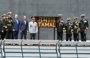 Na Rússia, o navio indiano foi usado na Rússia, levantando forças Na Rússia, o navio indiano foi usado na Rússia, levantando forças