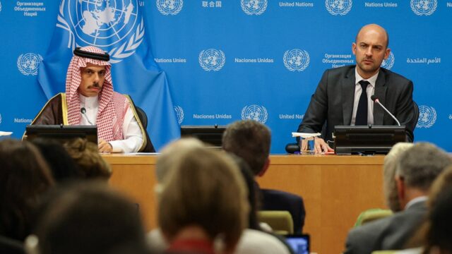 Nações árabes para a primeira pressão do Hamas para desarmar, desista do poder em Gaza

